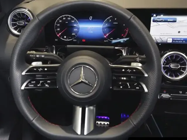 Mercedes-Benz GLA 200