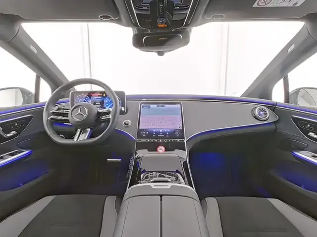 Mercedes-Benz EQE 300