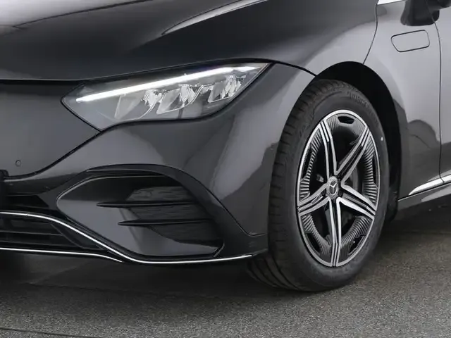 Mercedes-Benz EQE 300