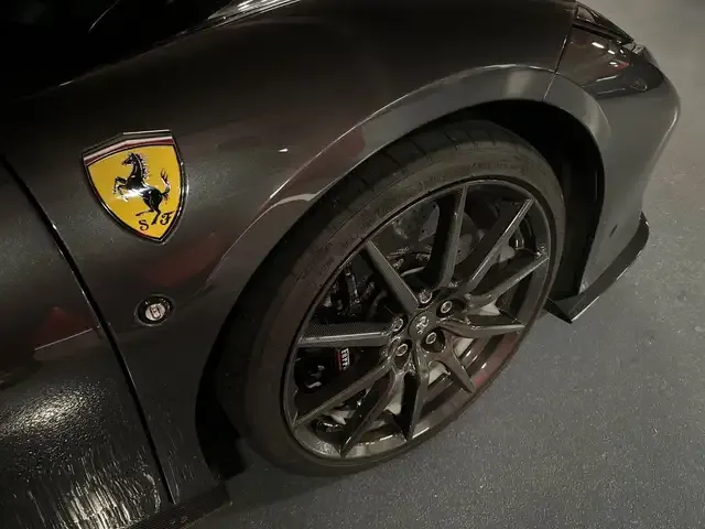 Ferrari F8 Spider