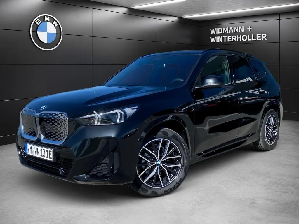 BMW iX1
