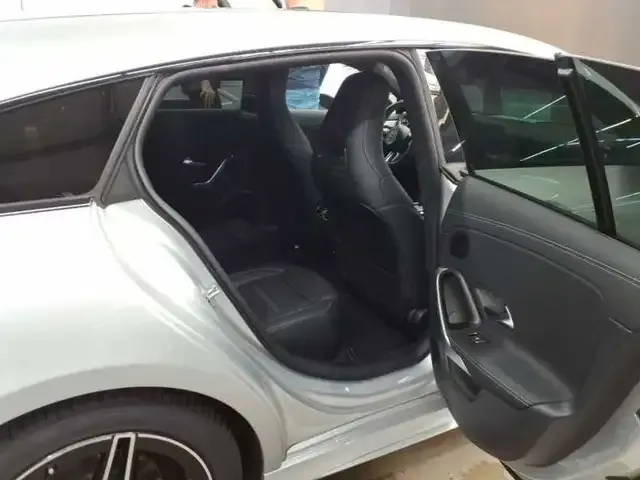 Mercedes-Benz CLA 180