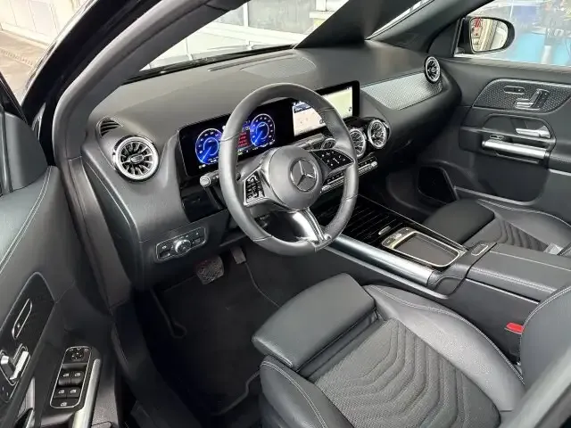 Mercedes-Benz EQA 300