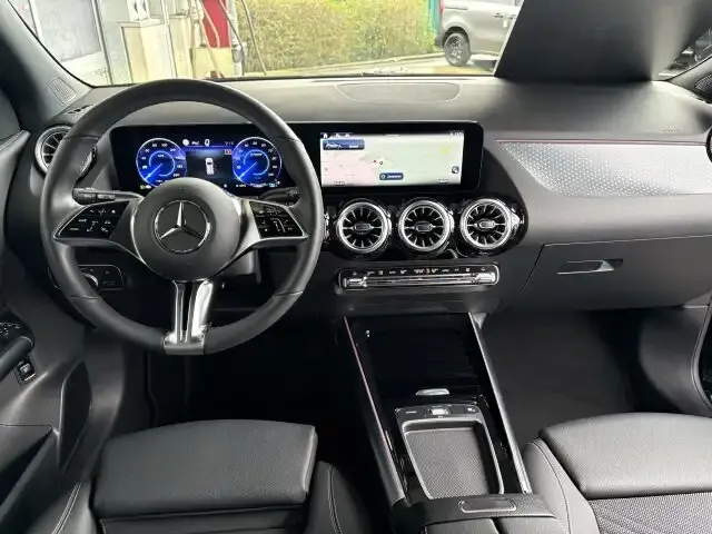 Mercedes-Benz EQA 300