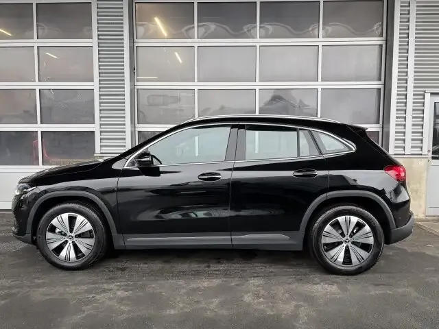 Mercedes-Benz EQA 300