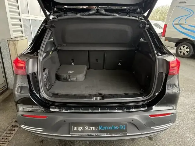 Mercedes-Benz EQA 300