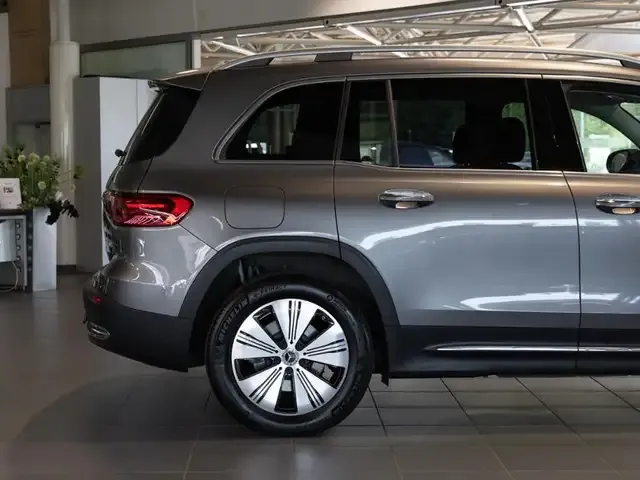 Mercedes-Benz EQB 300