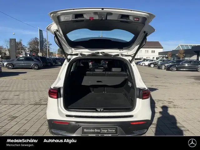 Mercedes-Benz EQB 300