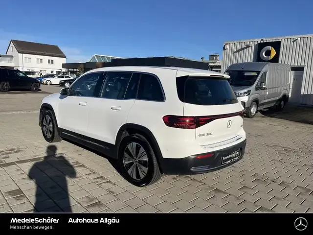 Mercedes-Benz EQB 300