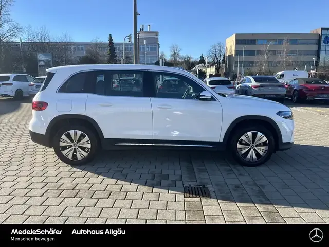 Mercedes-Benz EQB 300