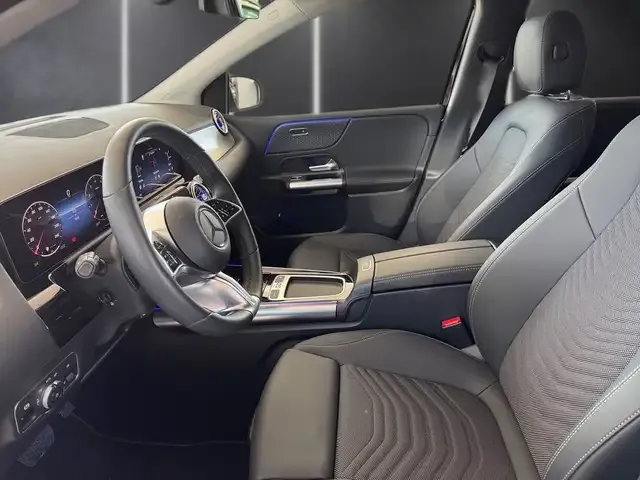 Mercedes-Benz B 220