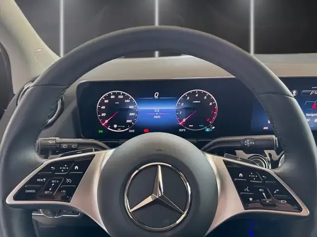 Mercedes-Benz B 220