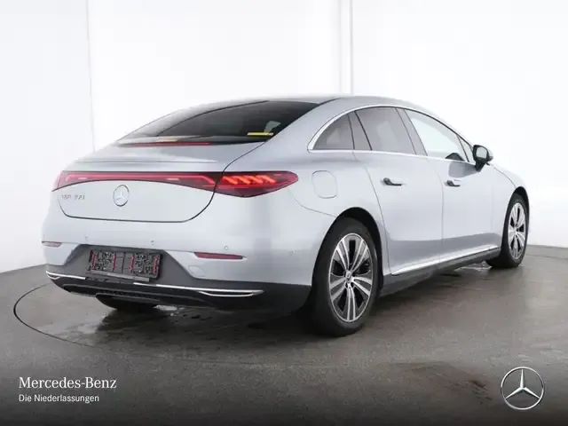 Mercedes-Benz EQE 300