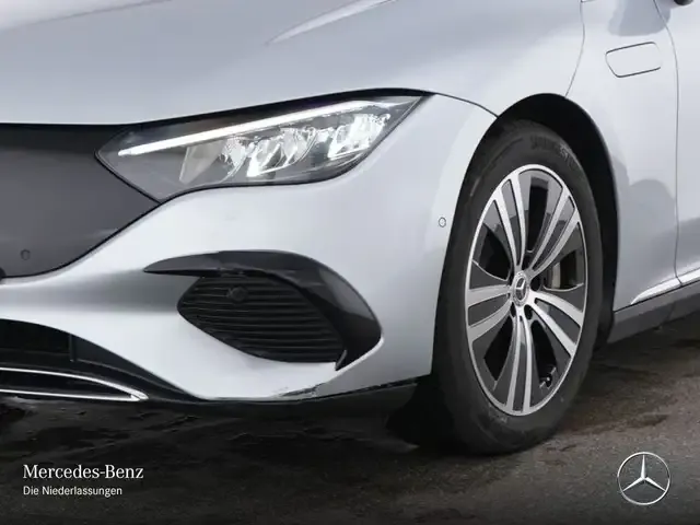 Mercedes-Benz EQE 300