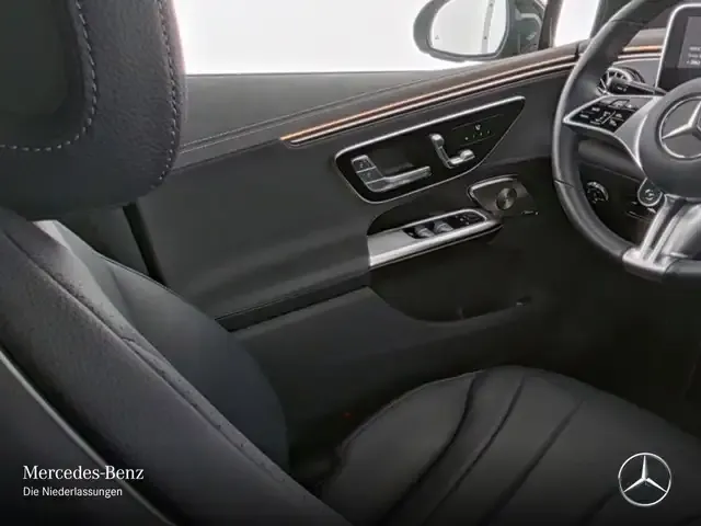 Mercedes-Benz EQE 300