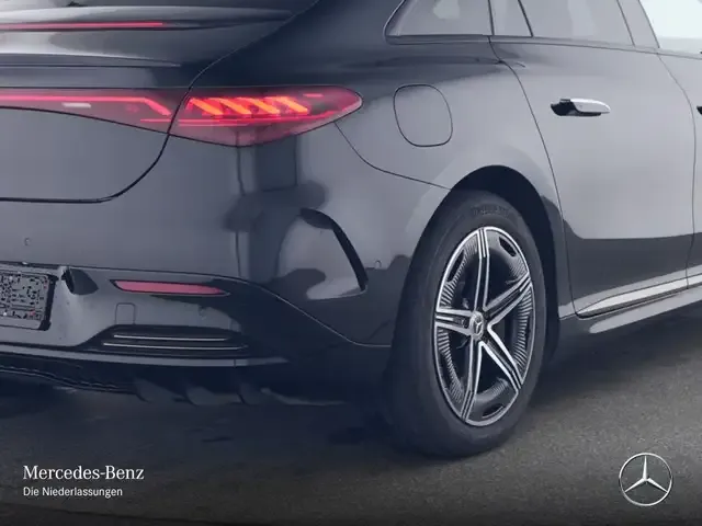 Mercedes-Benz EQE 300