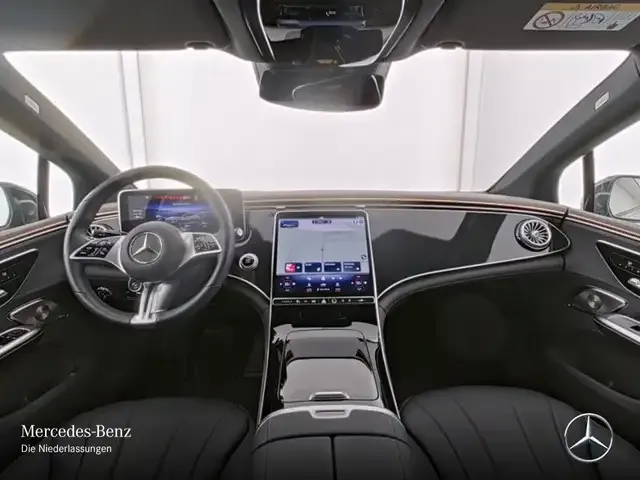 Mercedes-Benz EQE 300