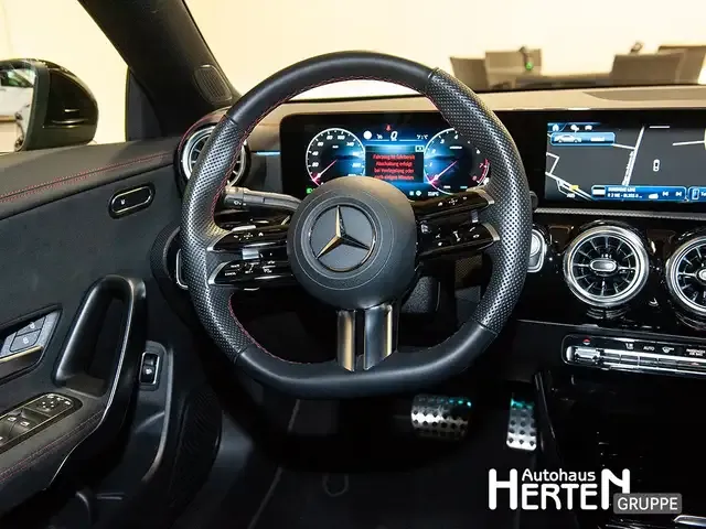 Mercedes-Benz CLA 180