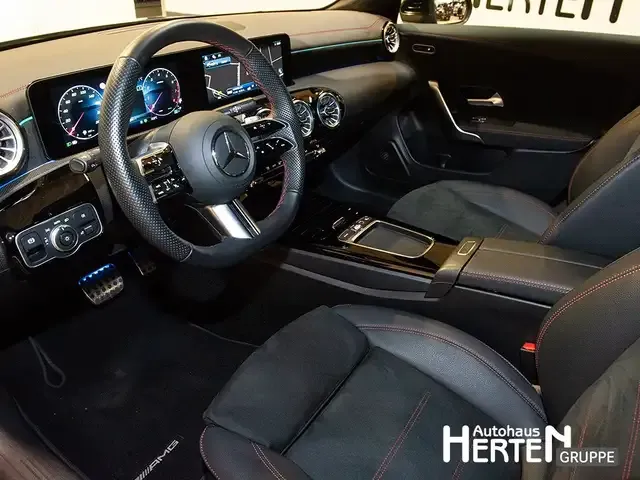 Mercedes-Benz CLA 180