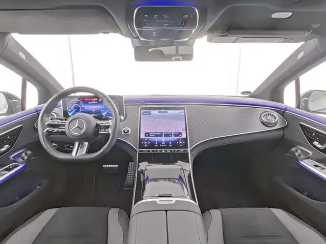 Mercedes-Benz EQE 300