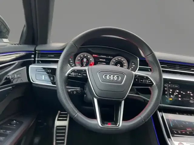 Audi S8