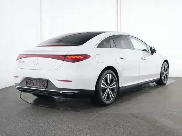 Mercedes-Benz EQE 300