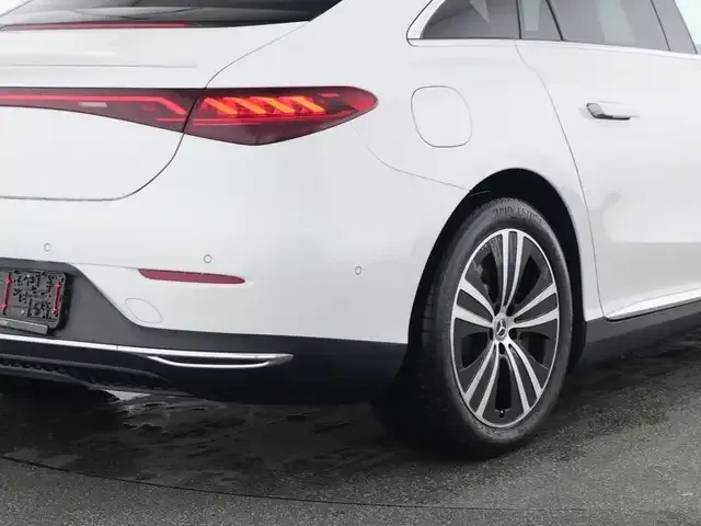 Mercedes-Benz EQE 300