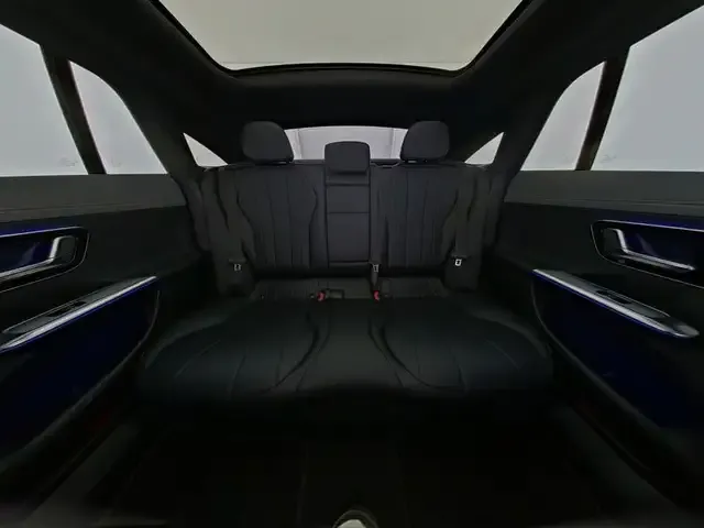 Mercedes-Benz EQE 300