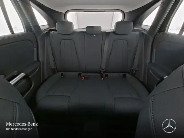 Mercedes-Benz GLA 220