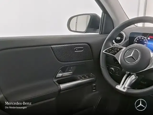 Mercedes-Benz GLA 220
