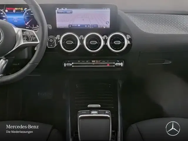 Mercedes-Benz GLA 220