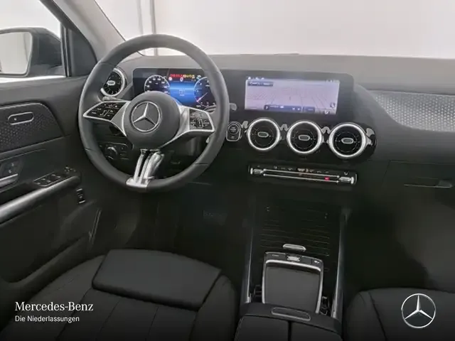 Mercedes-Benz GLA 220