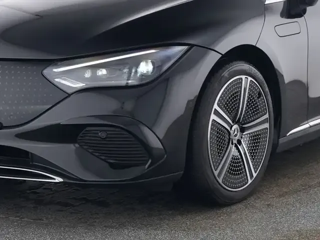 Mercedes-Benz EQE 350
