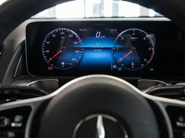 Mercedes-Benz GLB 200