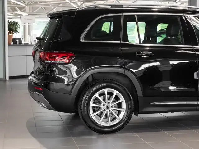 Mercedes-Benz GLB 200