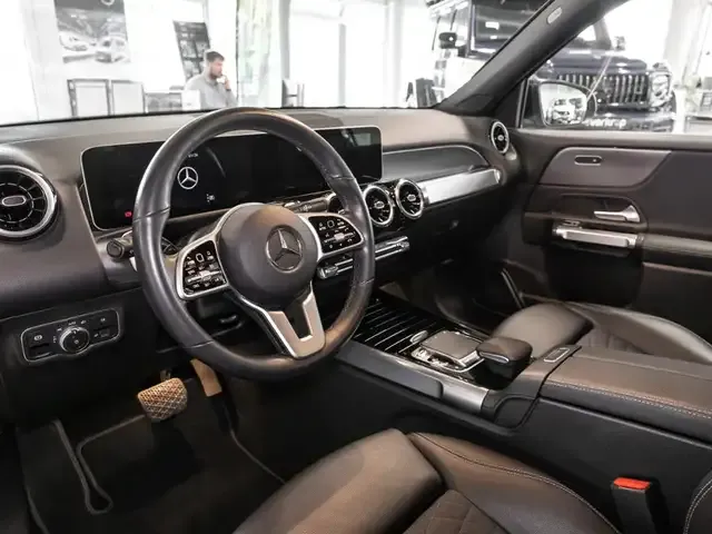 Mercedes-Benz GLB 200