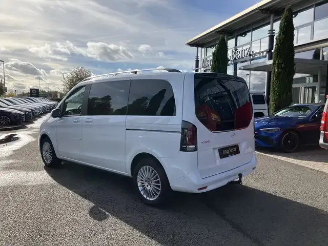 Mercedes-Benz V 220