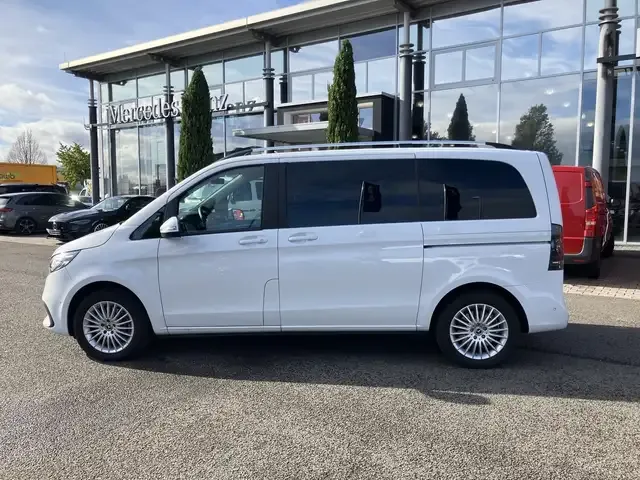 Mercedes-Benz V 220