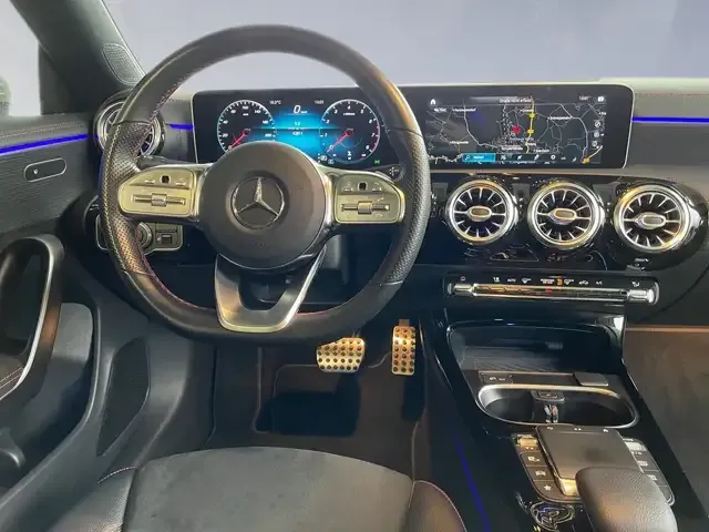 Mercedes-Benz CLA 200