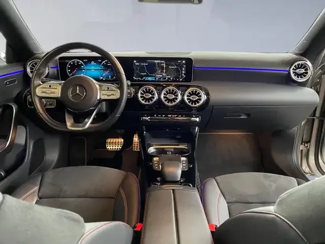 Mercedes-Benz CLA 200