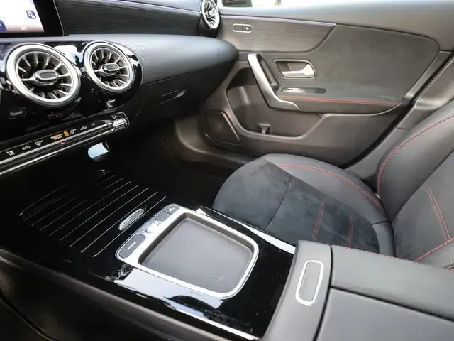 Mercedes-Benz A 220