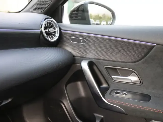 Mercedes-Benz A 220