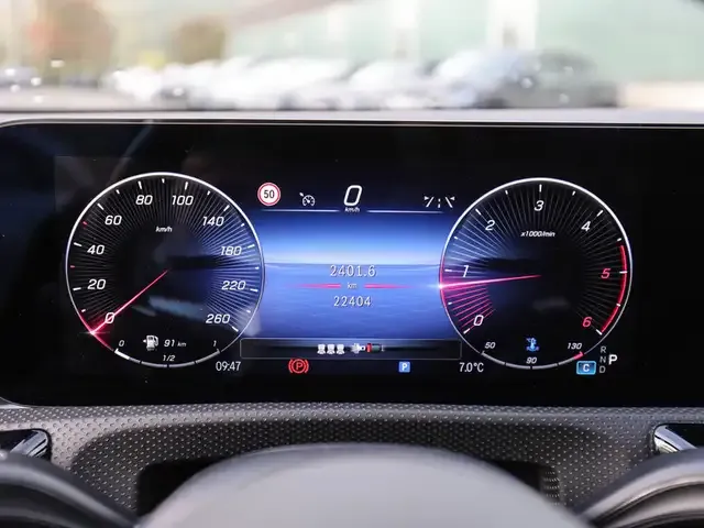 Mercedes-Benz A 220