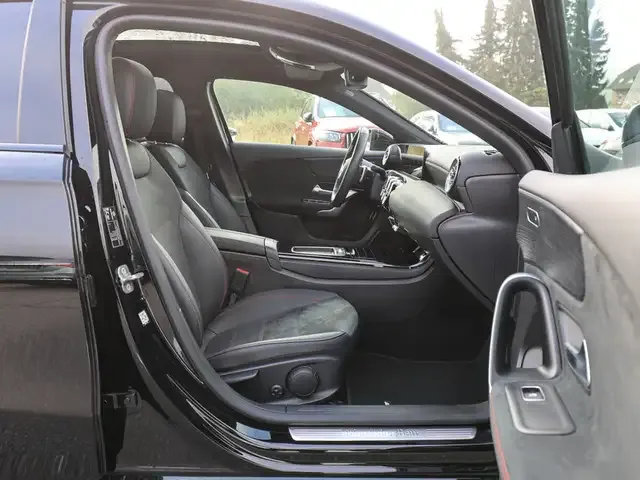 Mercedes-Benz A 220