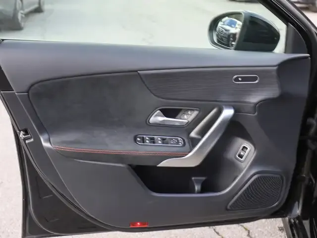 Mercedes-Benz A 220