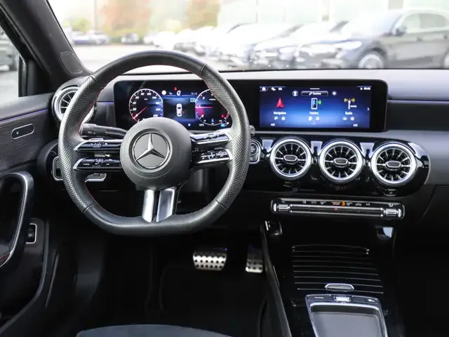 Mercedes-Benz A 220