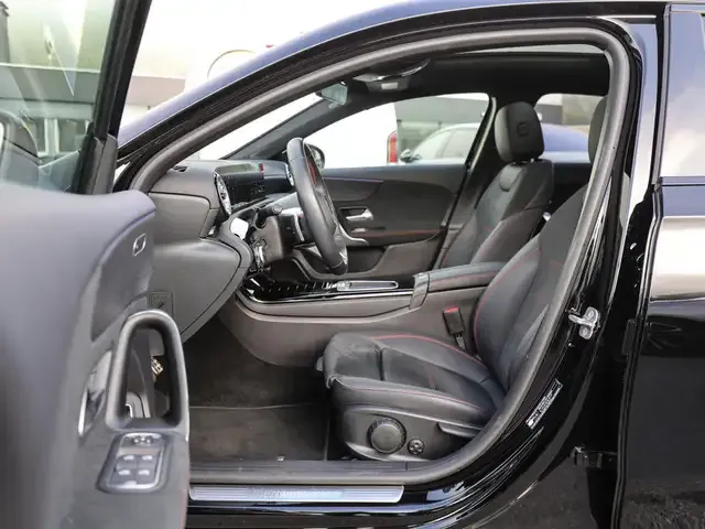 Mercedes-Benz A 220