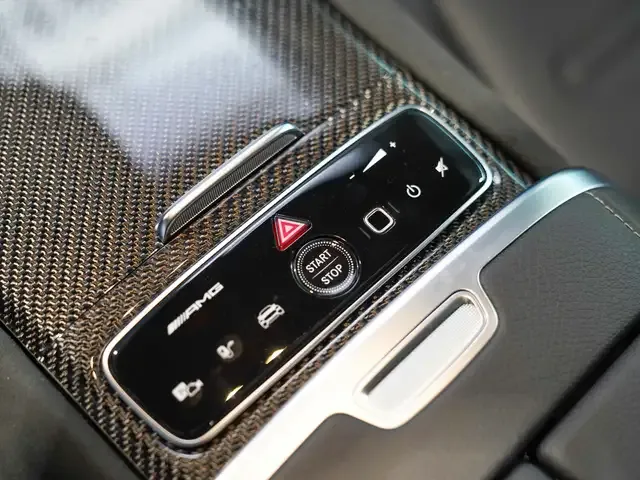 Mercedes-Benz EQE 53
