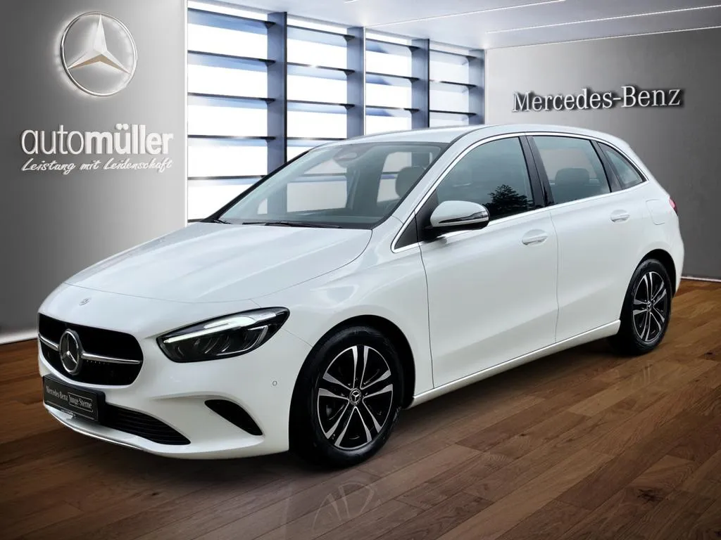 Mercedes-Benz B 180