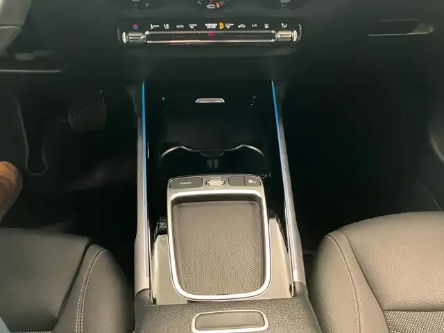 Mercedes-Benz EQB 300